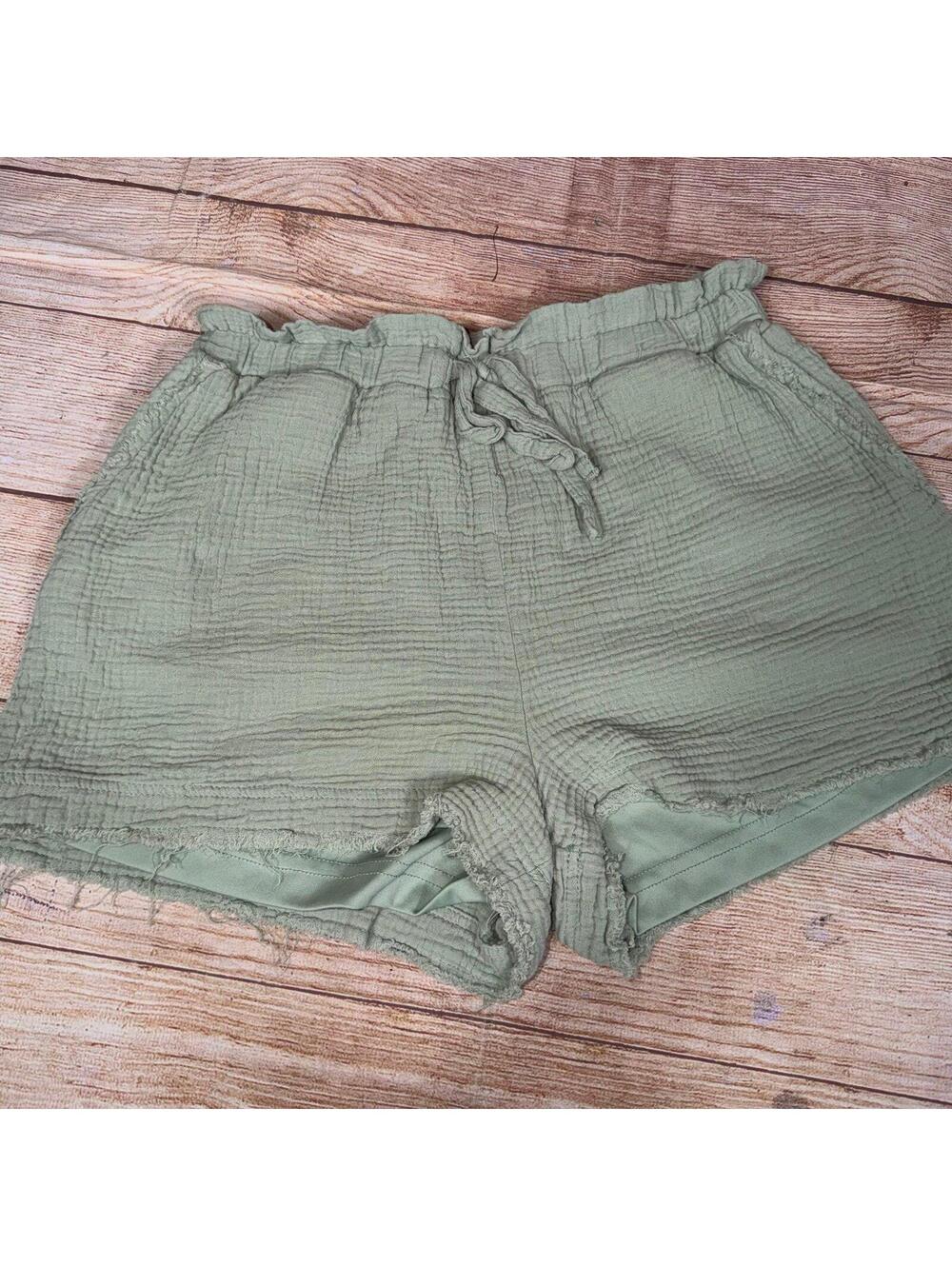 New In Women’s Medium Guaze Shorts